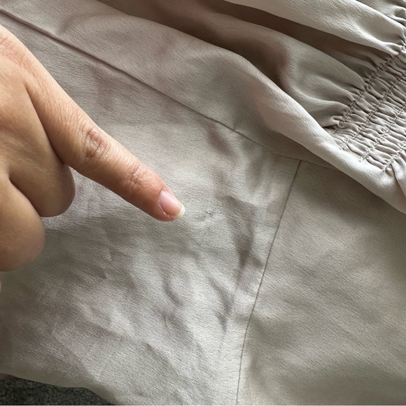 Abercrombie & Fitch Satin Champagne Neutral Tie-Front Baby Doll Top Size M - Picture 8 of 9